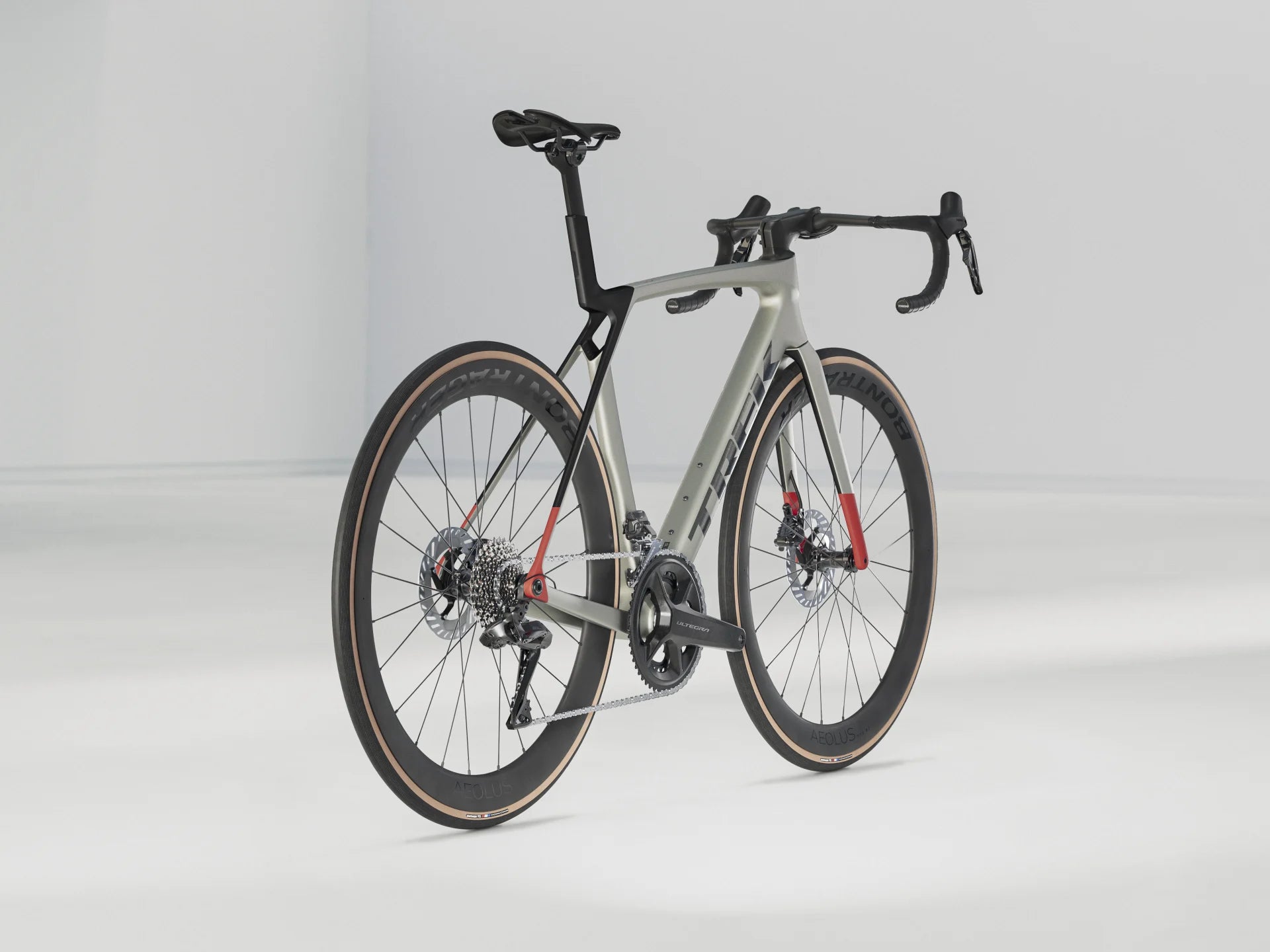 TREK Madone SL 7 Gen 8 Matte Lunar Silver